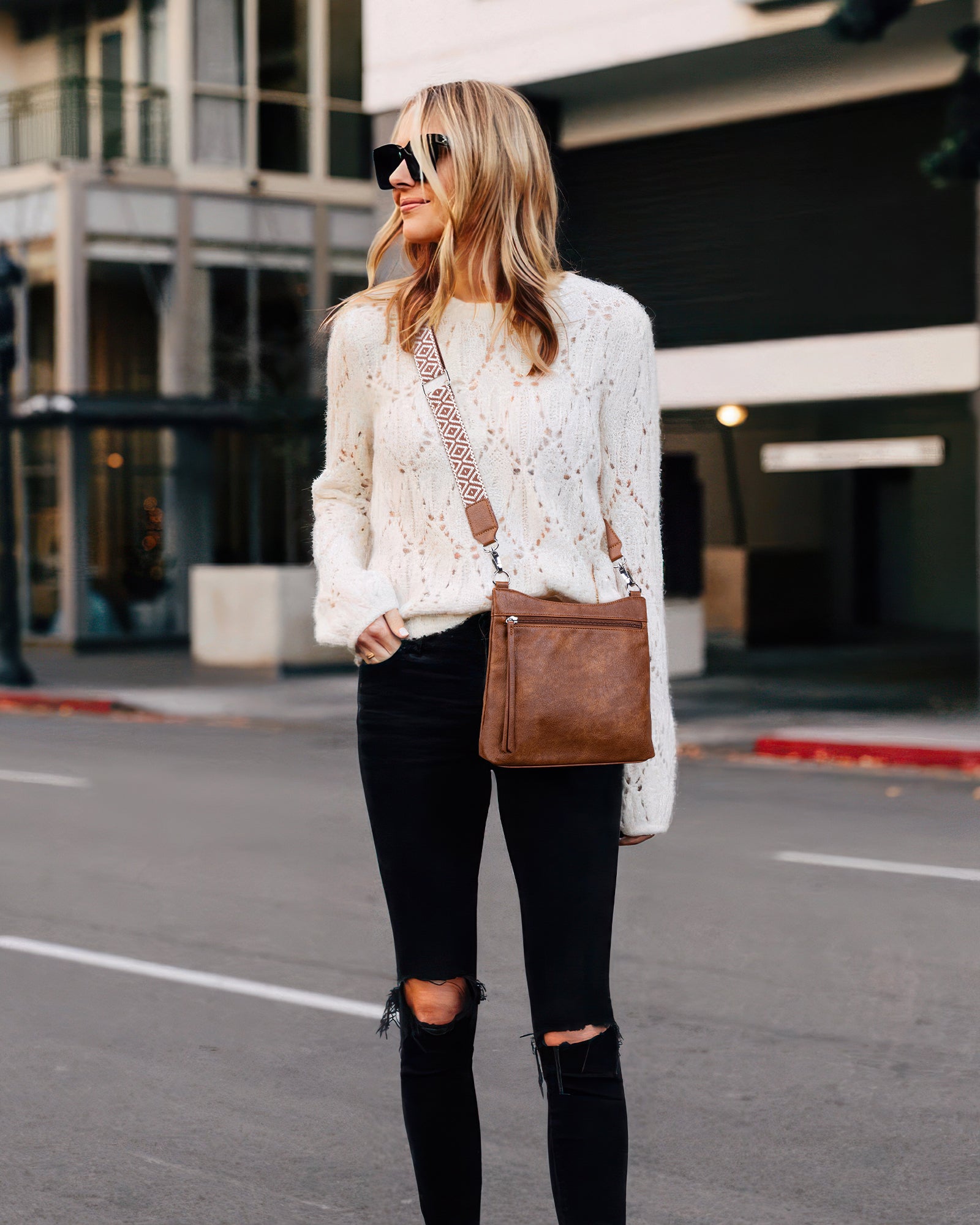 Shazory multi-pocket crossbody bag adjustable strap detail
